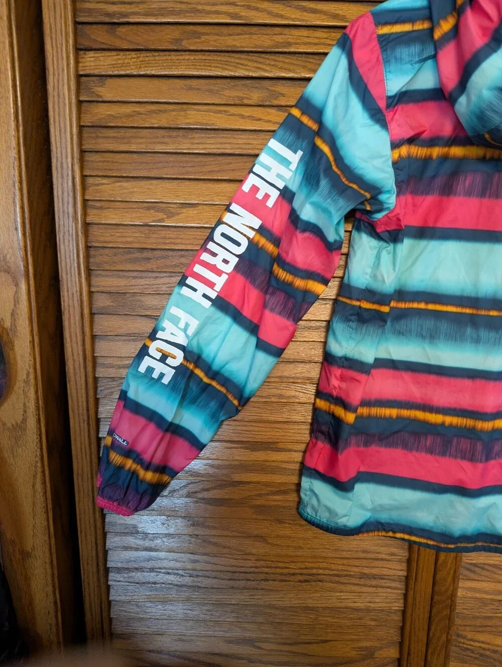 The North Face Youth Colorful Striped Windbreaker Raincoat Size Large 14 16